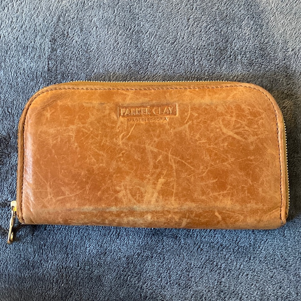 Parker clay accordion wallet